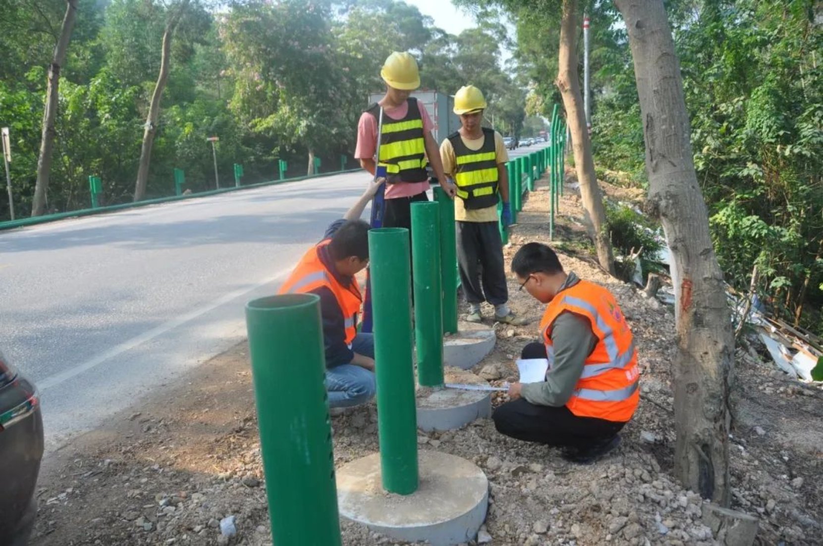 系紧公路“安全带”--横县公路养护中心高质量推进交通安全设施“提档升级”(图2)