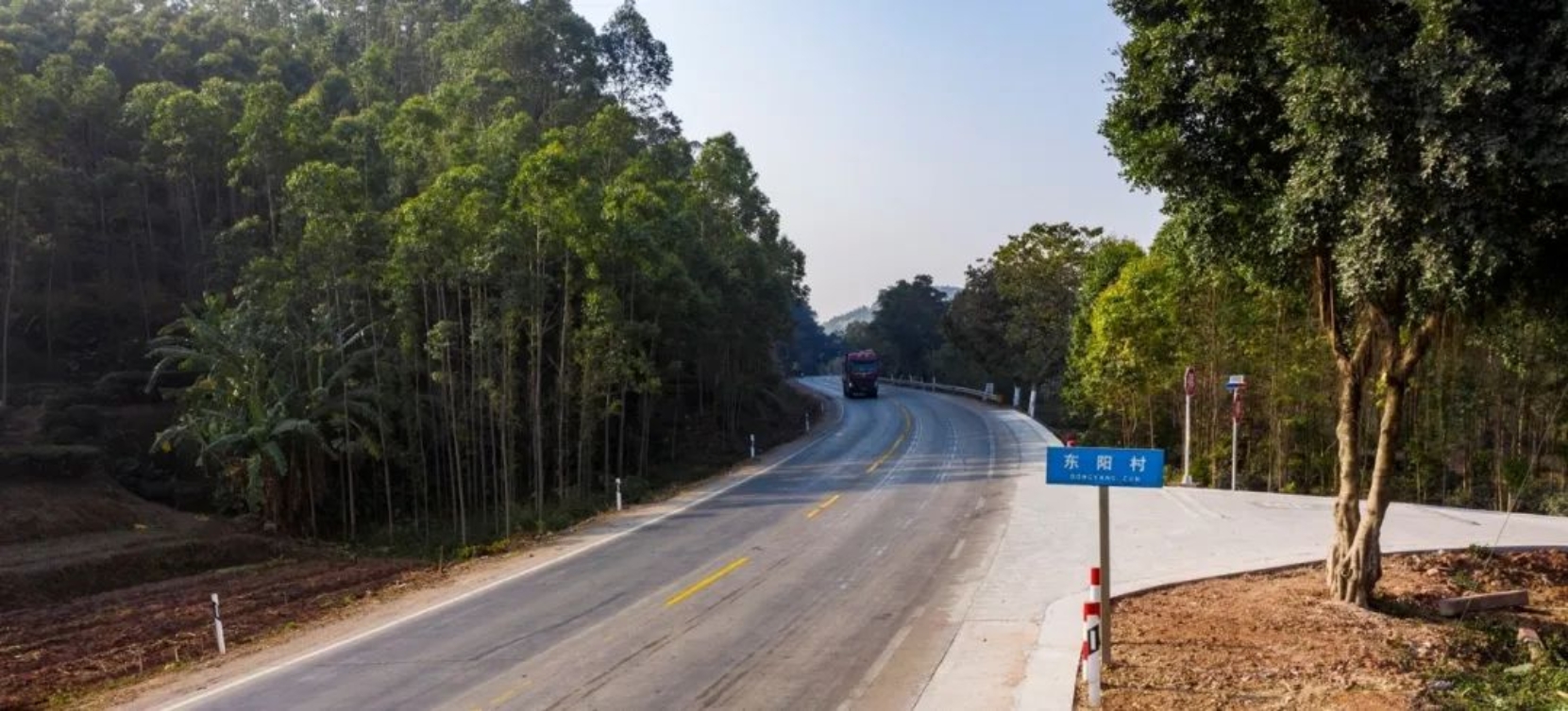 系紧公路“安全带”--横县公路养护中心高质量推进交通安全设施“提档升级”(图6)