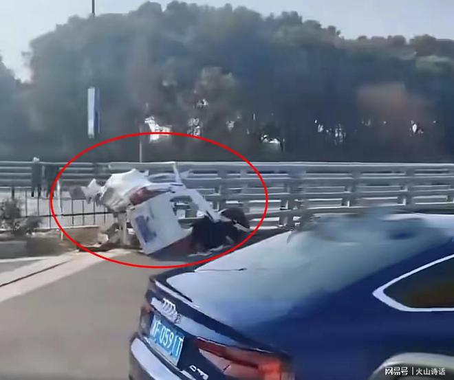 冲动出人命！网传嘉兴发生一起新能源车斗气撞车事故导致1死1伤(图7)