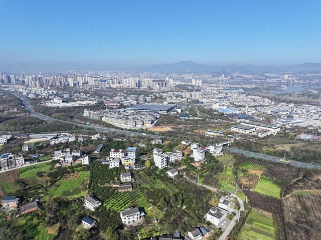 汉滨区新城街道：扮靓乡村颜值绘就振兴画卷
