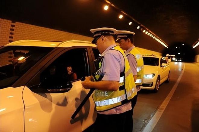 一年违规罚款将近2000亿而交警的工资由国家发放那钱都去哪了(图12)