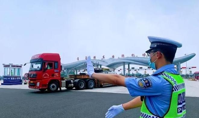 一年违规罚款将近2000亿而交警的工资由国家发放那钱都去哪了(图23)