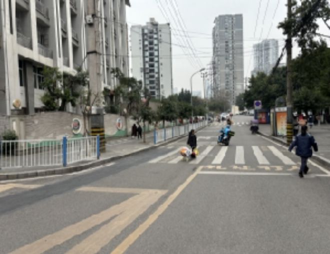 加装护栏消隐患“沙磁护学”保平安