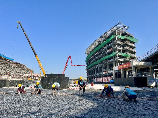 合肥新桥机场综合交通中心建设全速推进
