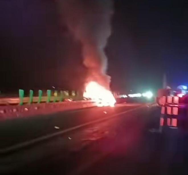 SU7高速事故起火致3人遇难车主：女友遭遇不幸目前暂未收到小米回复(图3)