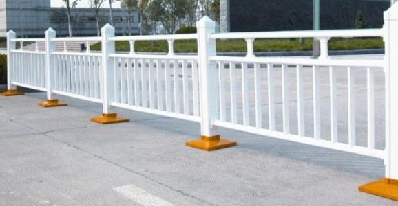 成都道路中心隔离护栏的常用规格