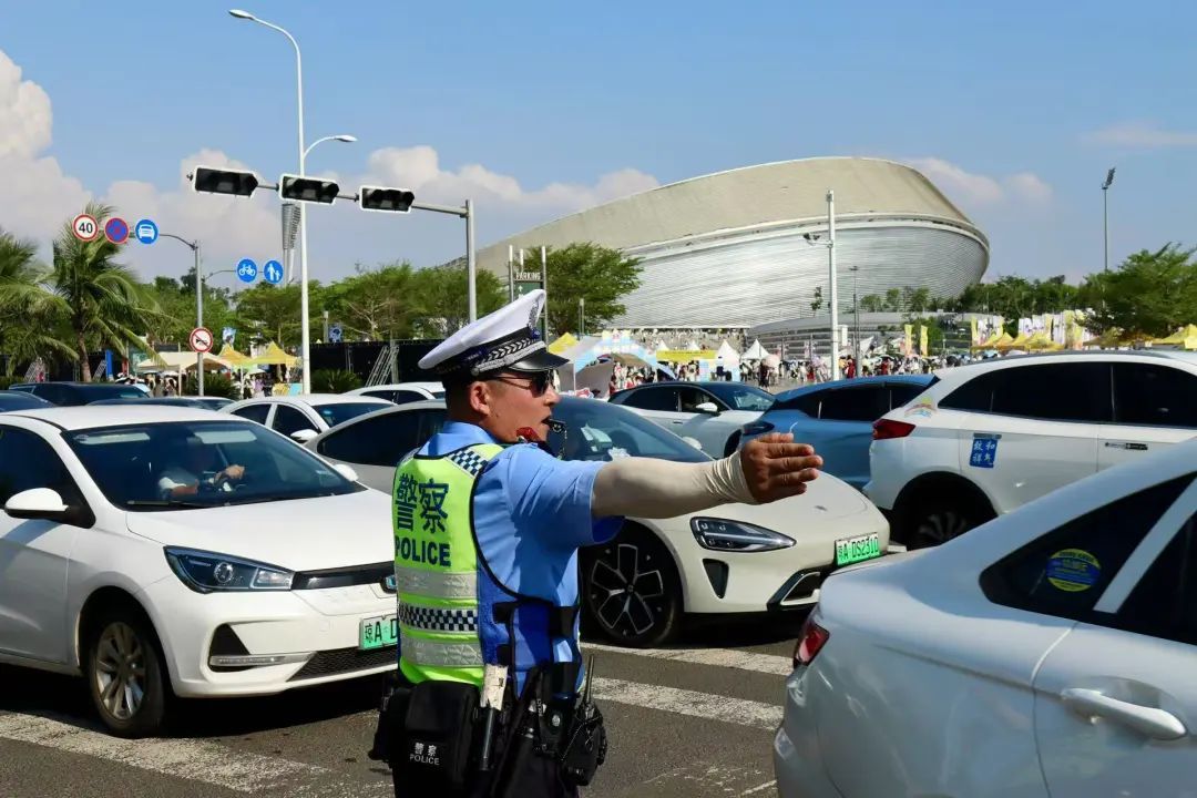 海口公安交警高效缓堵治堵群众出行之路更加通畅(图5)