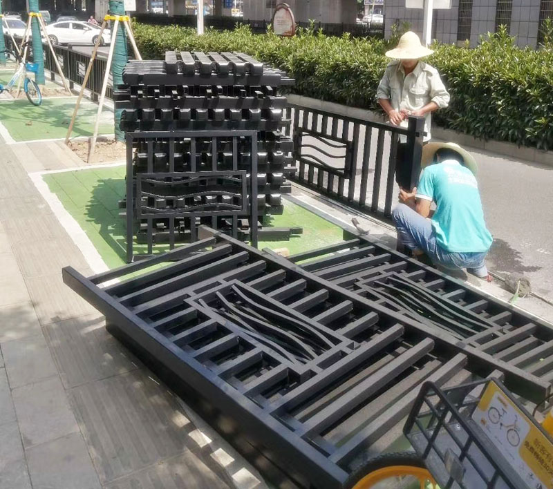 道路防撞护栏的设计规范及施工方法