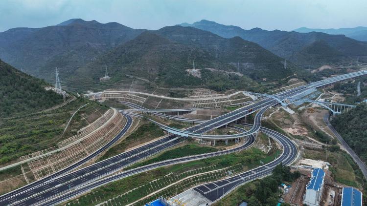 坦途贯海岱大道气象新——交通强国山东示范区建设观察(图6)