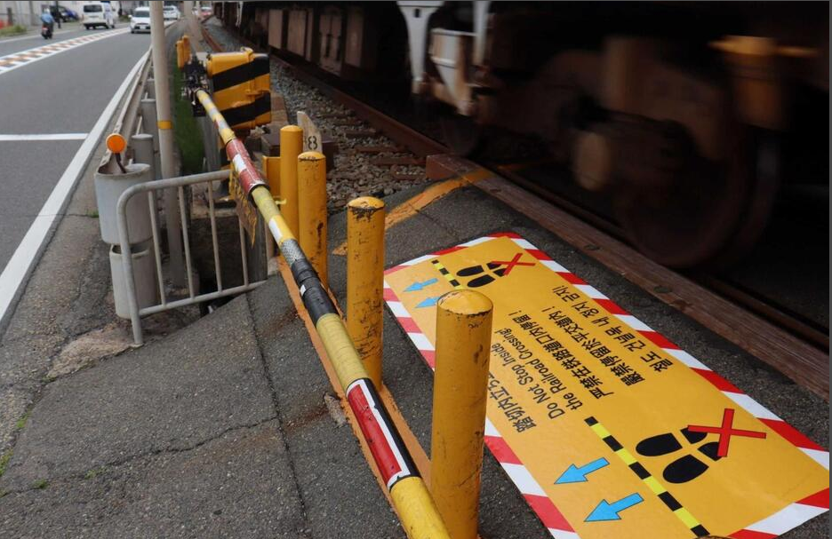 两名中国女游客在日本被列车撞击身亡当地承认道路设计存在缺陷