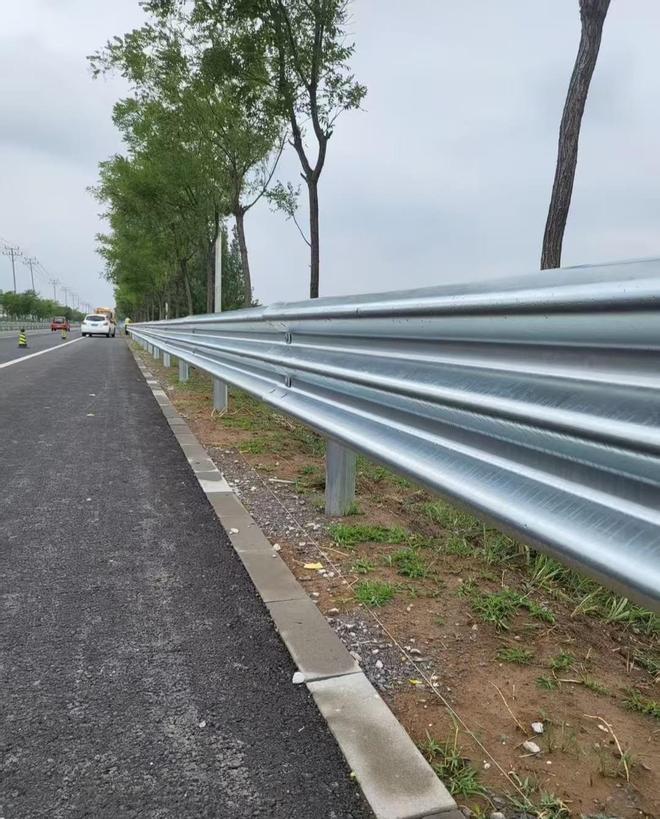 波形护栏设计细则：路侧波形护栏起、讫点的端头设置规定
