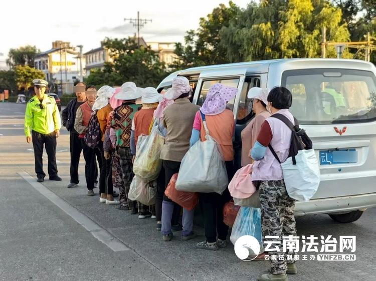 开学了昆明交警提示家长朋友——交通安全无小事文明出行记心间(图2)