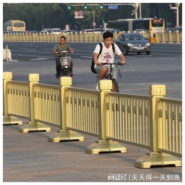 机动车隔离护栏：保障交通安全的重要防护装置