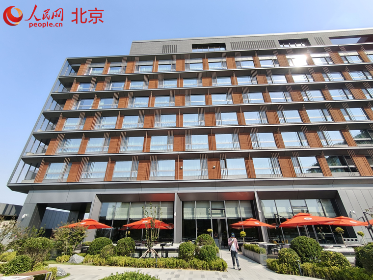 打卡文艺小店、还能住宿副中心交通枢纽变身