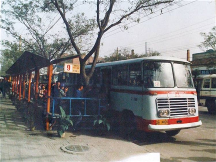 民生观察丨从“大巴+中巴”到“大巴+小巴”西安公交车型迭代背后的城市交通变迁(图2)