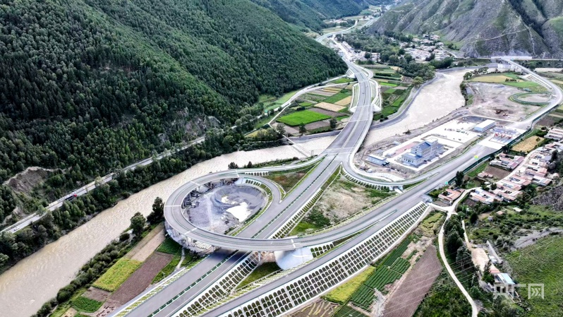 青海加西公路1标段建成投运双节前开通惠及民众出行(图2)