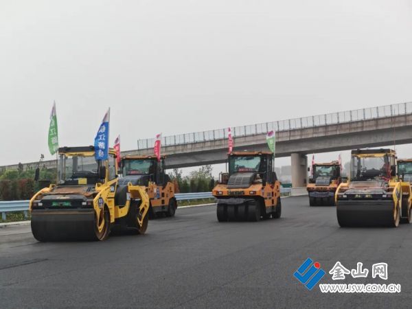 节日我在岗交通建设者抓质量抢进度保安全(图3)