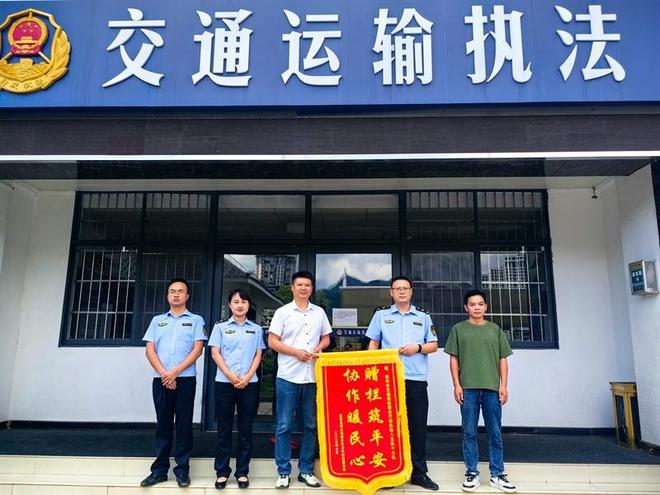 多方协作200米防护栏护紧百姓心