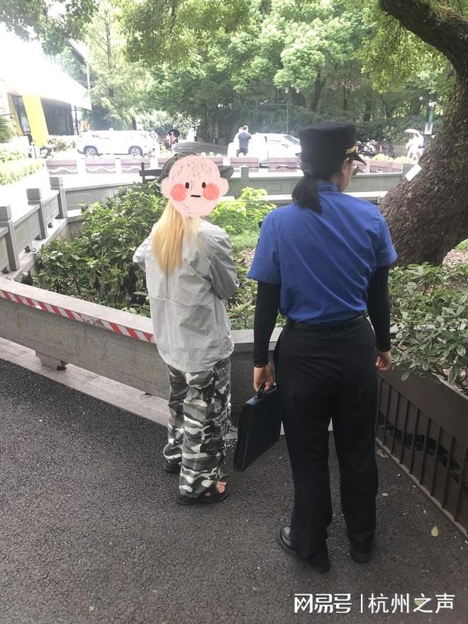 古树护栏遭撞击“冒失”车主损失大(图3)