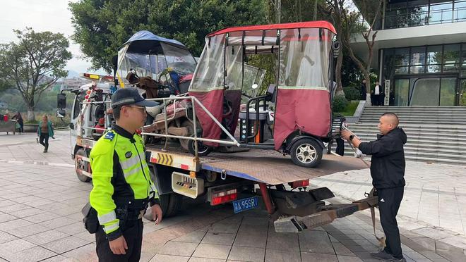 垫江交警持续整治二三轮车交通违法(图3)
