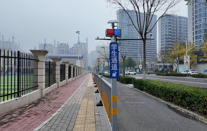 推广“学生六秒下车法”济南交警筑牢校园“安全线”_泉城新闻_大众网(图2)