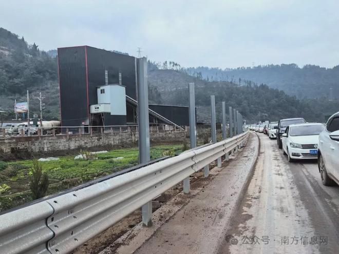 不锈钢道路防撞护栏应用普及加速佛山不锈钢企业走出去多交流(图4)