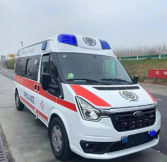 高速惊魂一刻：客车撞护栏致3死1伤事发广西G78路段详情曝出(图3)