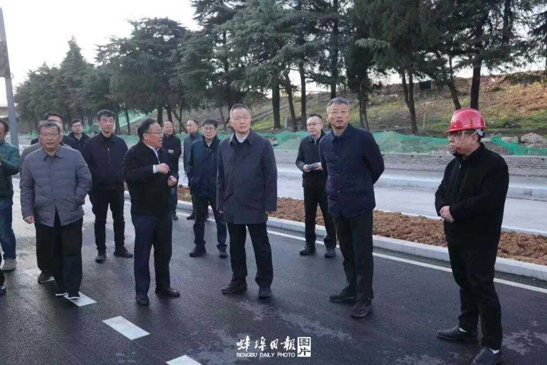 马军调研滨河南路三期、五蒙高速等重点交通基础设施建设