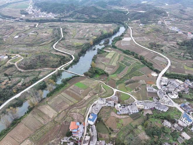 平坝：筑起40．8公里“生命护栏”护航乡村幸福路(图3)