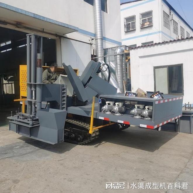 高速护栏施工优选济宁滨通滑模机设备专业制造助力工程高效推(图3)