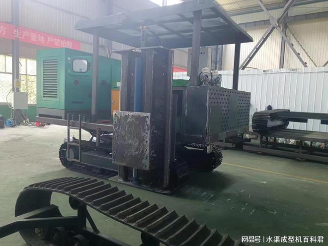 高速护栏施工优选济宁滨通滑模机设备专业制造助力工程高效推(图2)