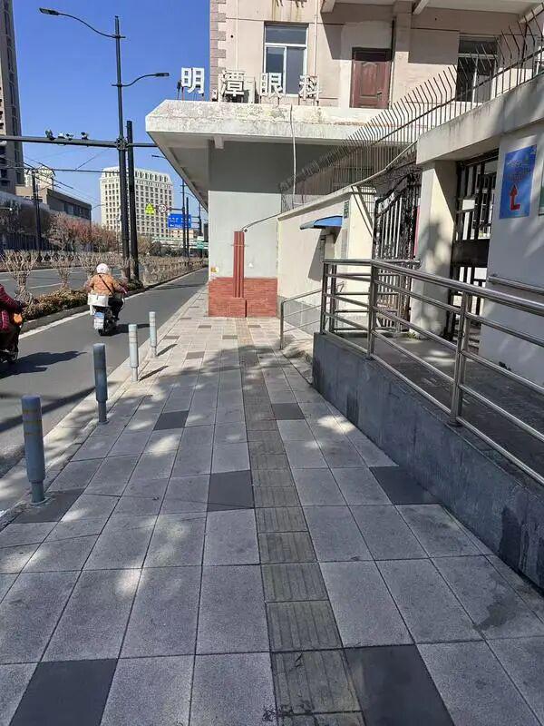 直指墙头、突然“断头”……上海很多人出行需要的“这根道”为何屡屡“此路不通”→