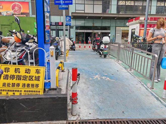 直指墙头、突然“断头”……上海很多人出行需要的“这根道”为何屡屡“此路不通”→(图6)
