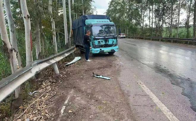 上思公路“以修代赔”高效处置货车撞损护栏事件
