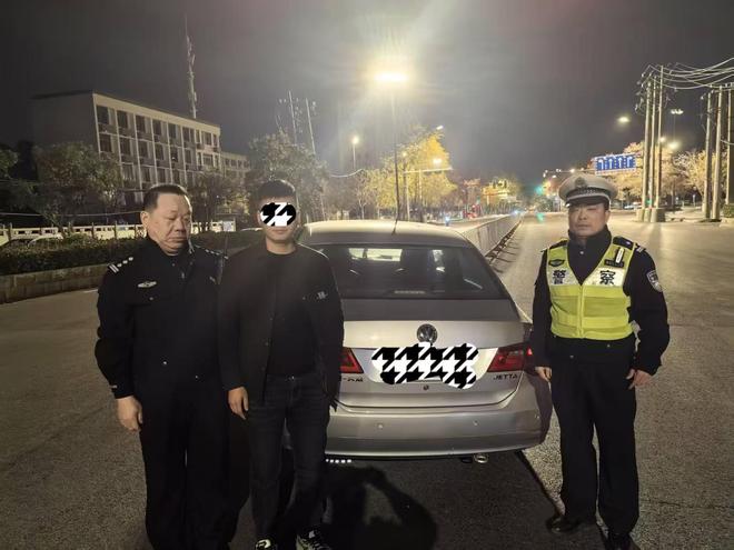 醉驾闯祸困护栏两男子换驾脱困双双被查(图5)