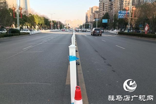 乐山大道加装隔离栏交通秩序显著改善