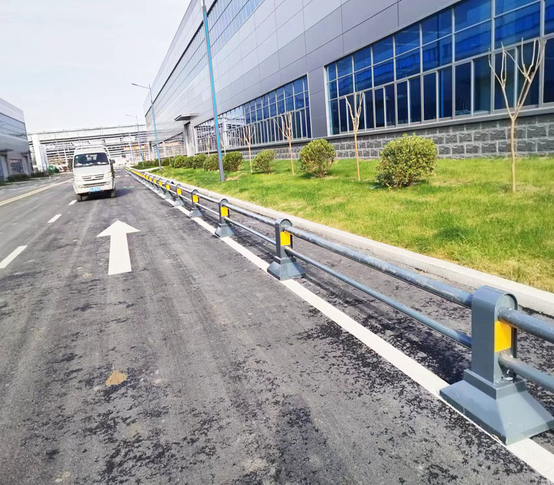 城市道路中间隔离护栏