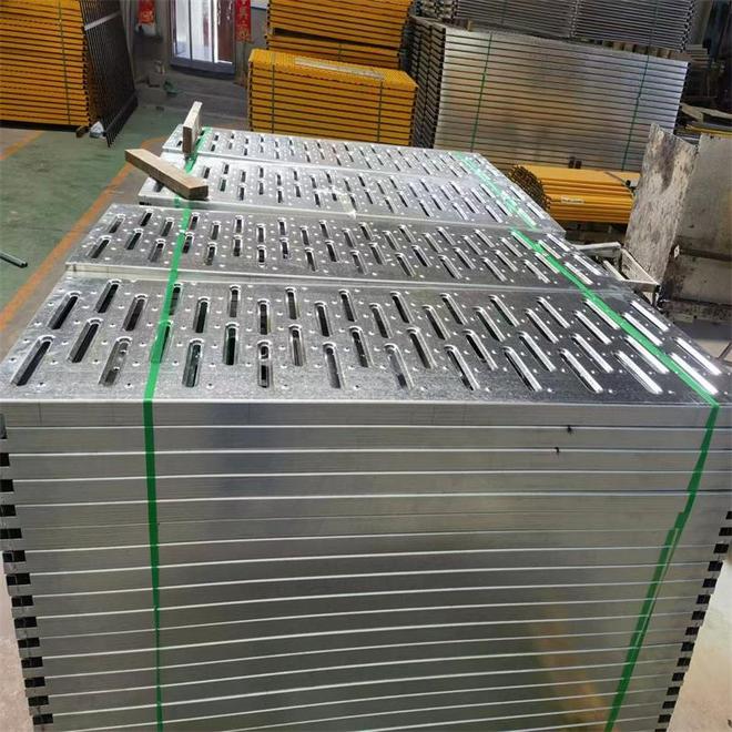 隧道走道板推荐：从安平县恒迅交通设施的实践看工程安全与耐久性(图2)