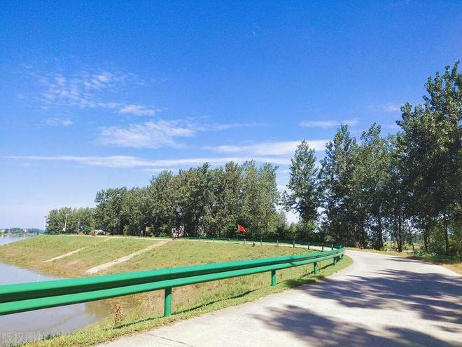 如何选择合适的乡村公路防撞护栏板？B级和C级波形护栏深度解析！(图7)