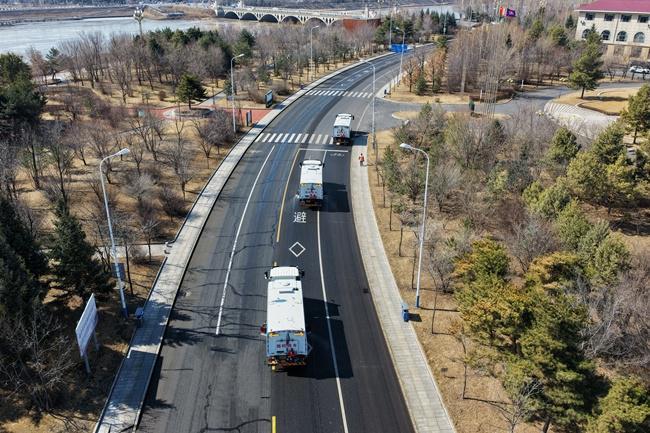 敦化市洁城环卫开展春季环境卫生大清扫行动(图2)