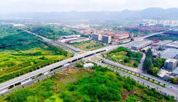 高腾大道全线通车提升含谷片区交通转换能力